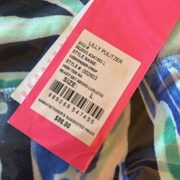 Lilly Pulitzer Weekender Crop. Size Large. NWT in original packaging. - Picture 5 of 6